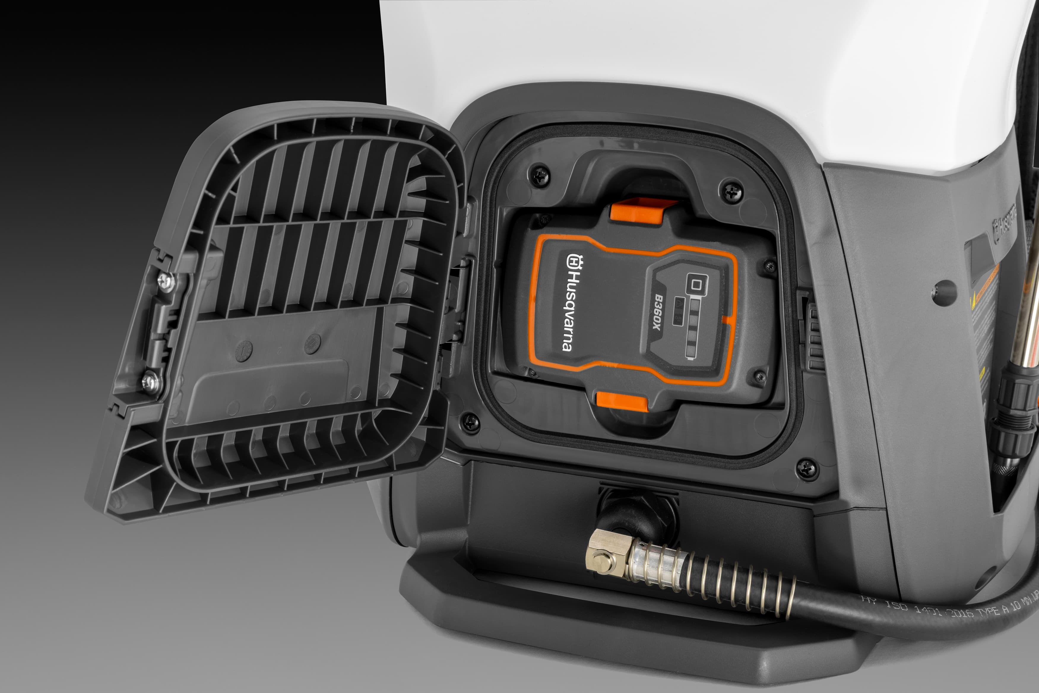 The sealed battery compartment keeps moisture and liquides out, ensuring reliable performance. image